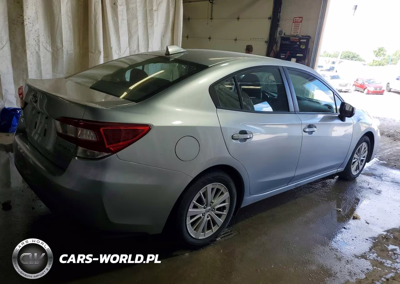 2018 Subaru Impreza Premium VIN:4S3GKAB66J3622795 - 3