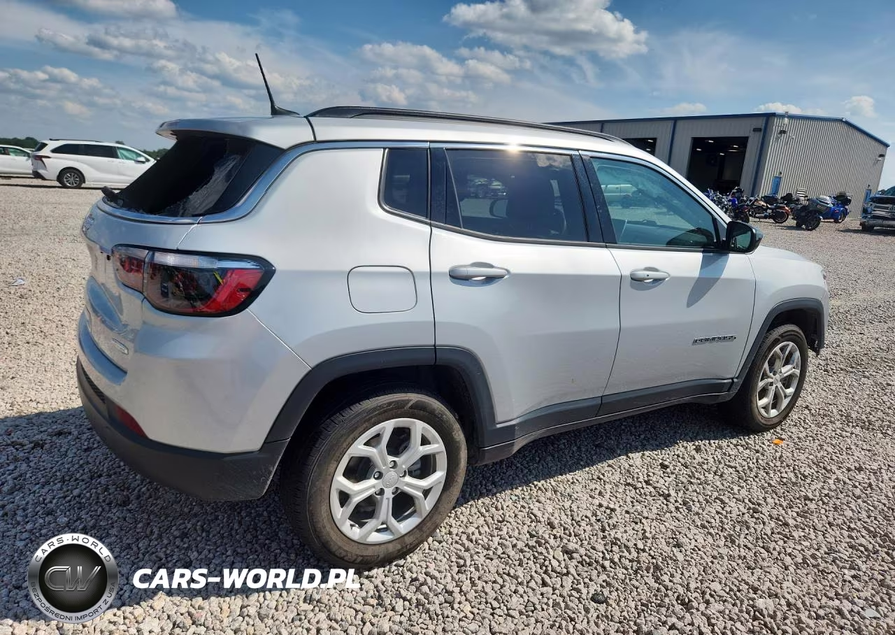 2024 Jeep Compass Latitude VIN:3C4NJDBN4RT119057 - 3