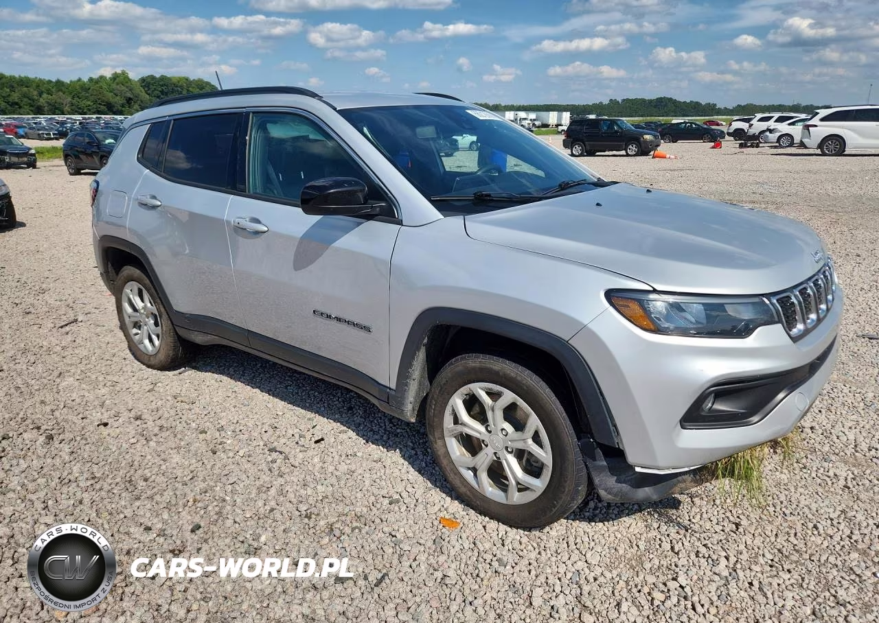 2024 Jeep Compass Latitude VIN:3C4NJDBN4RT119057 - 4