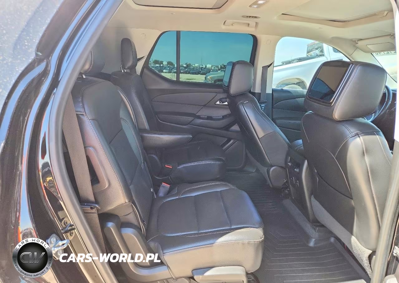 2018 Chevrolet Traverse Premier VIN:1GNERKKW5JJ262379 - 11