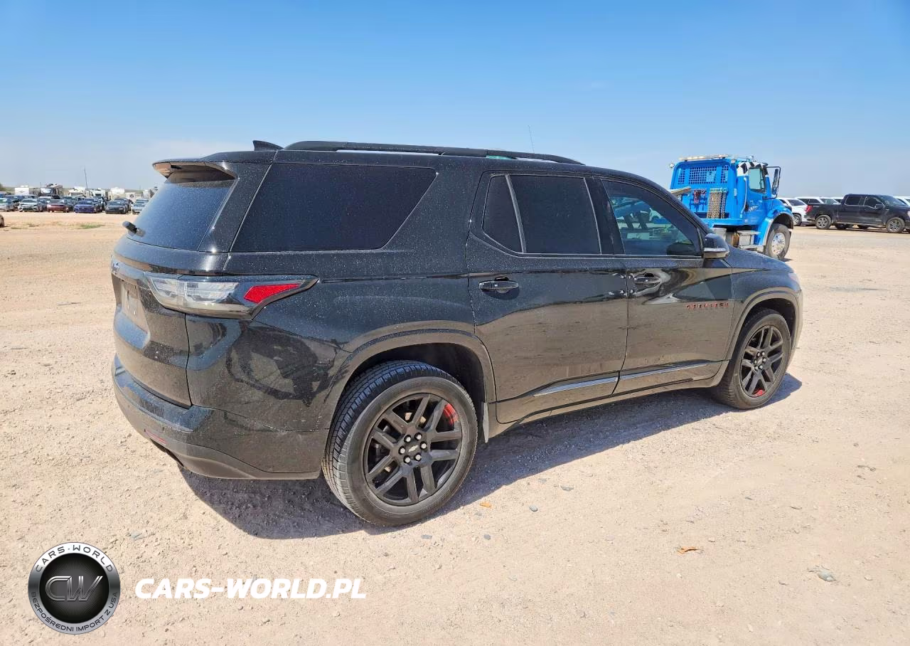 2018 Chevrolet Traverse Premier VIN:1GNERKKW5JJ262379 - 3