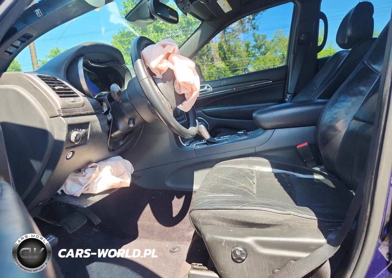 2018 Jeep Grand Cherokee Overland VIN:1C4RJFCG0JC287100 - 7