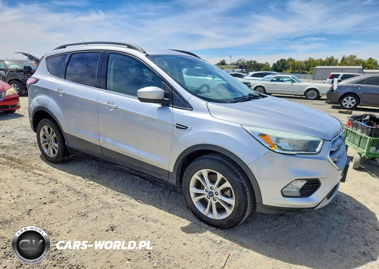 2018 Ford Escape Se VIN:1FMCU9GD2JUA10761 - 4