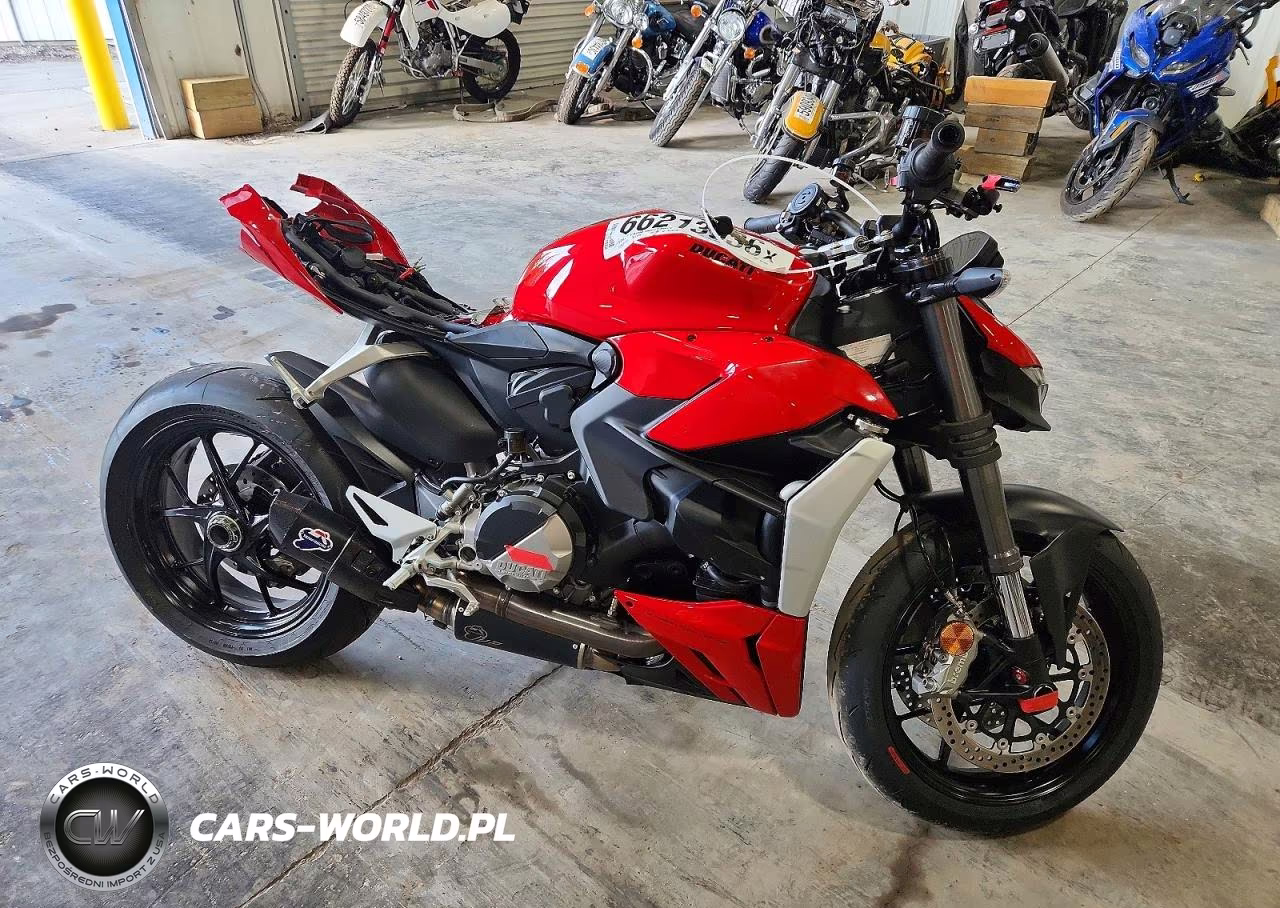2024 Ducati Streetfighter V2