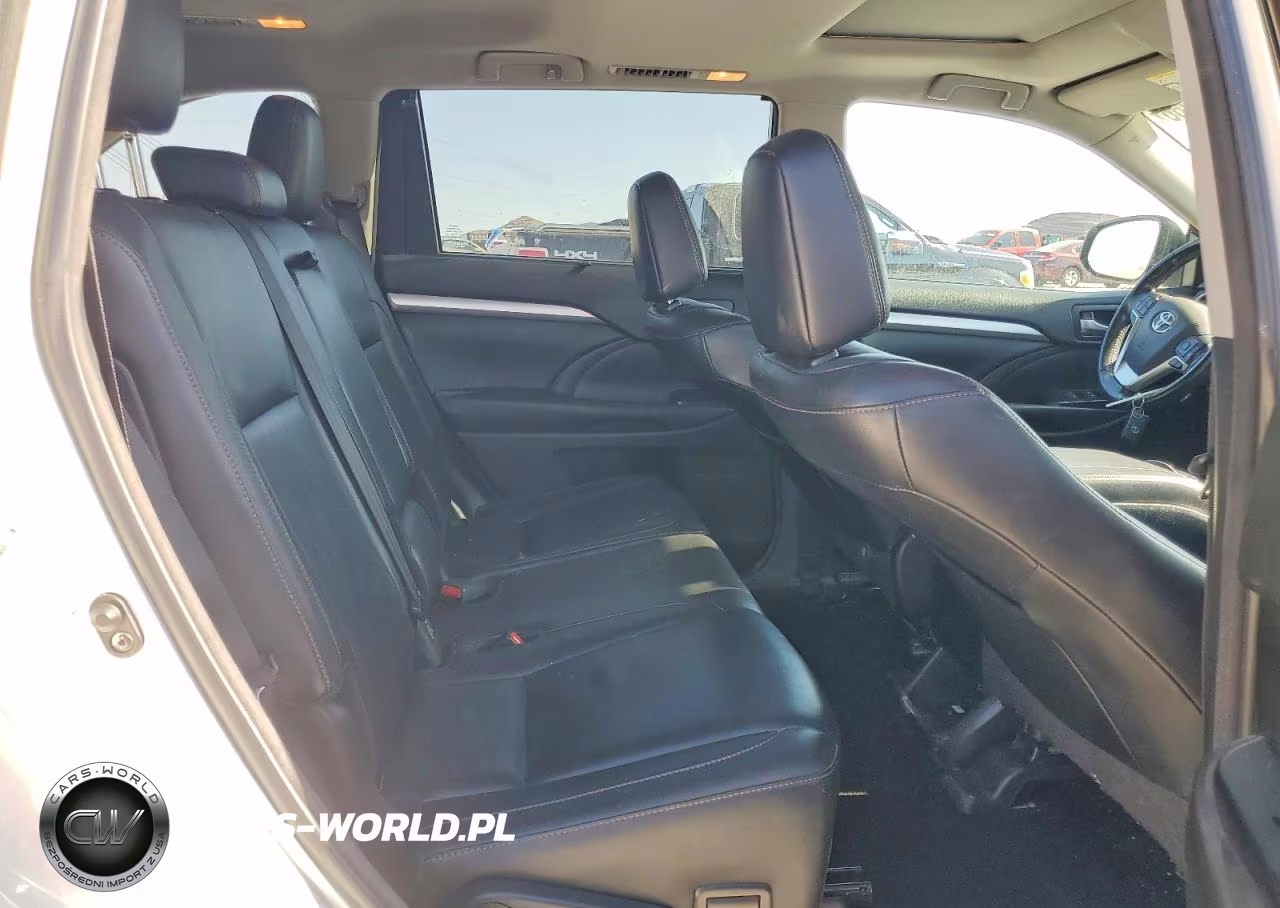 2018 Toyota Highlander Xle VIN:5TDJZRFHXJS814134 - 10