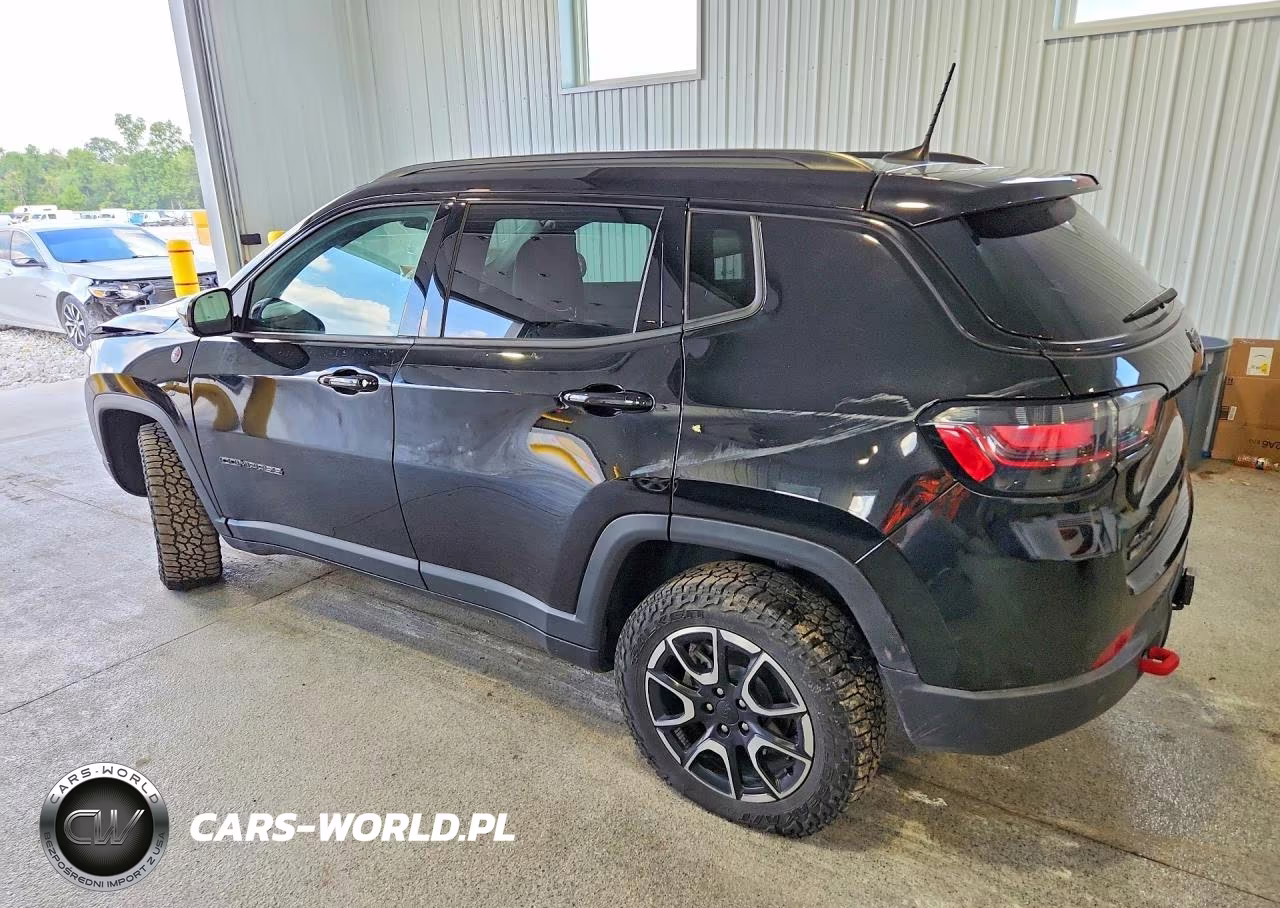 2024 Jeep Compass Trailhawk VIN:3C4NJDDN4RT114633 - 2