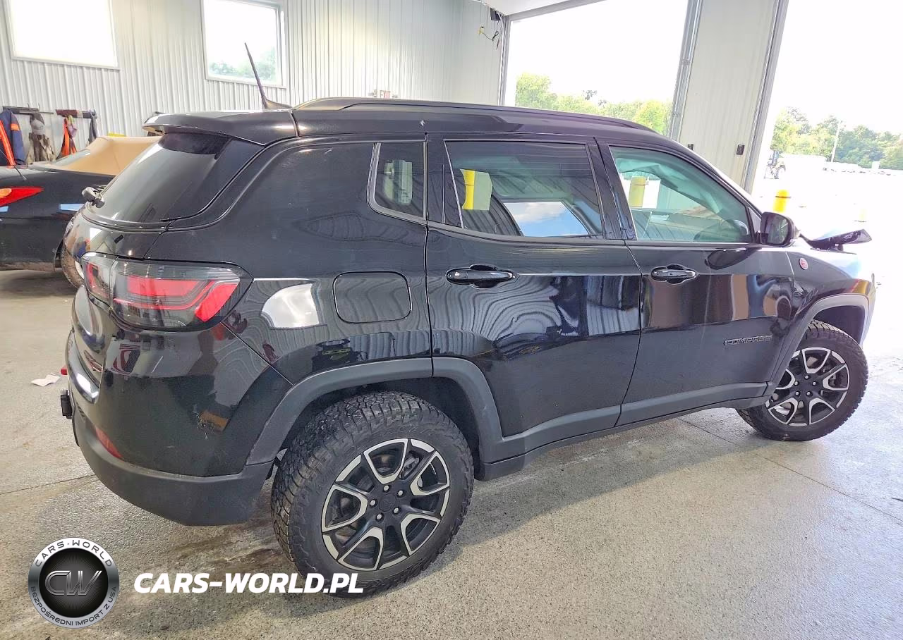 2024 Jeep Compass Trailhawk VIN:3C4NJDDN4RT114633 - 3