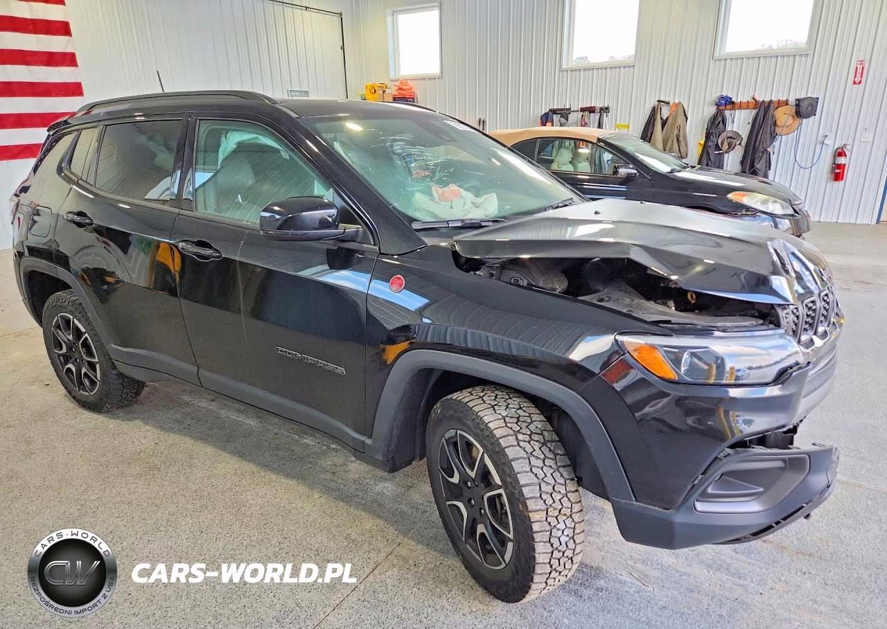 2024 Jeep Compass Trailhawk VIN:3C4NJDDN4RT114633 - 4