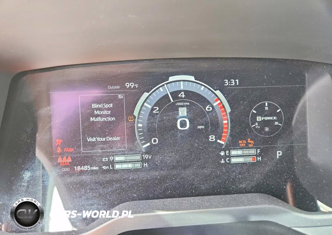 2025 Toyota Tundra Crewmax Limited VIN:5TFJA5DB7SX281461 - 9