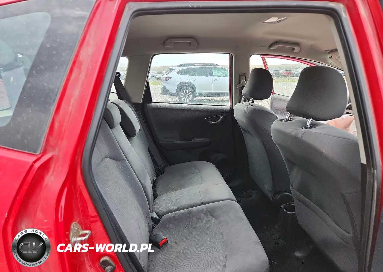 2013 Honda Fit VIN:JHMGE8G38DC060402 - 10