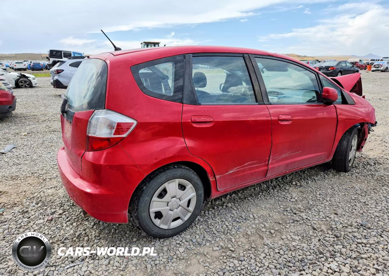 2013 Honda Fit VIN:JHMGE8G38DC060402 - 3