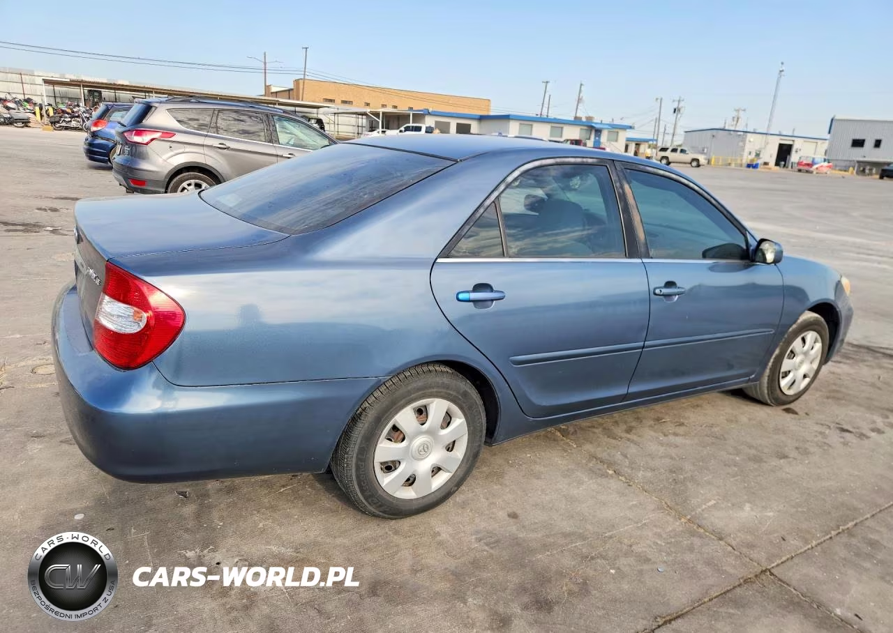 2003 Toyota Camry Le VIN:4T1BE32K33U212460 - 3