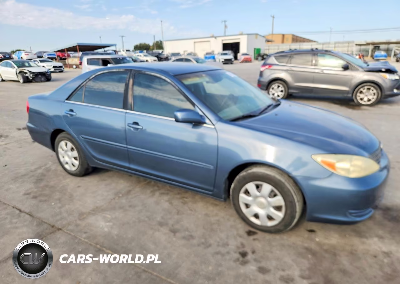 2003 Toyota Camry Le VIN:4T1BE32K33U212460 - 4