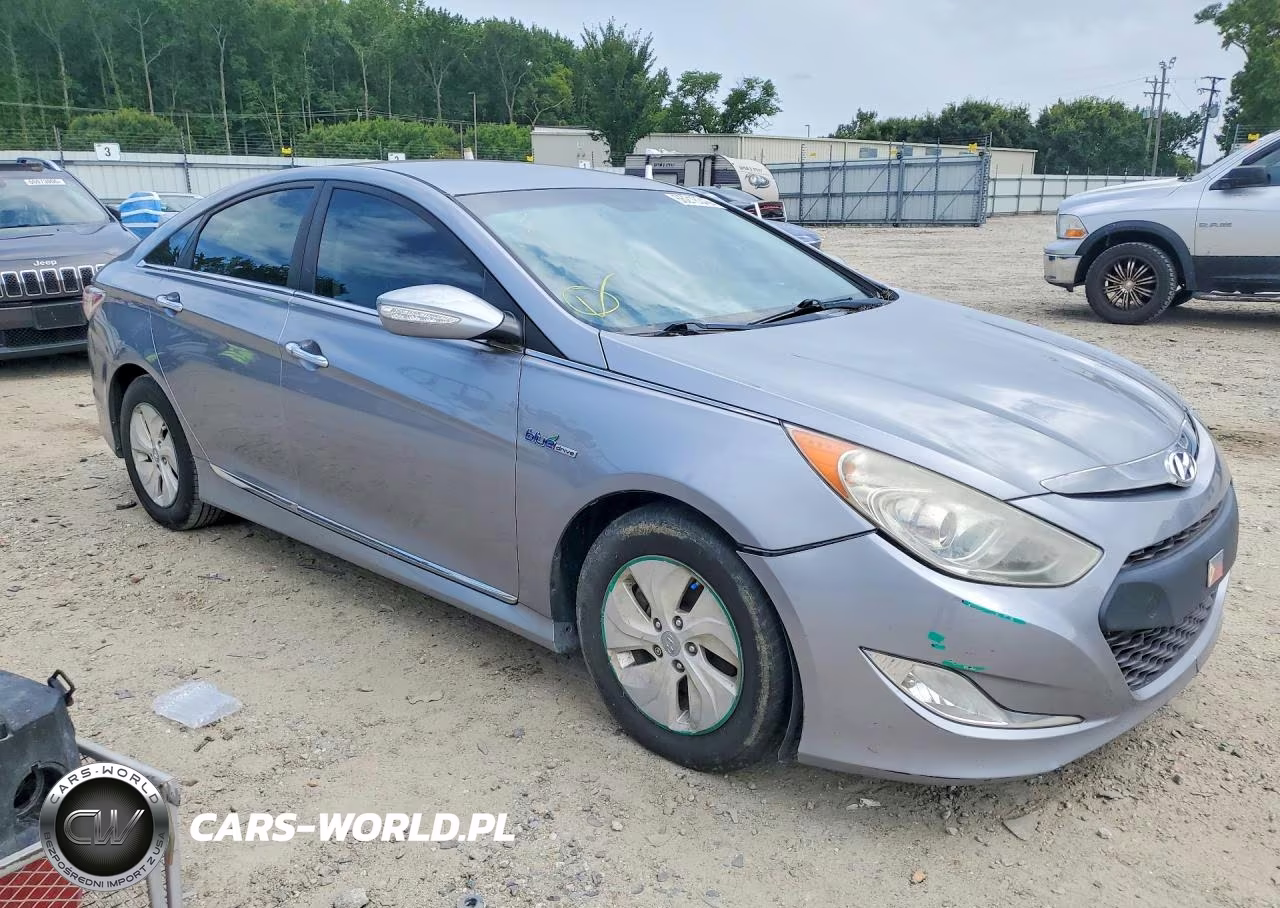 2015 Hyundai Sonata Hybrid Base VIN:KMHEC4A40FA130459 - 4