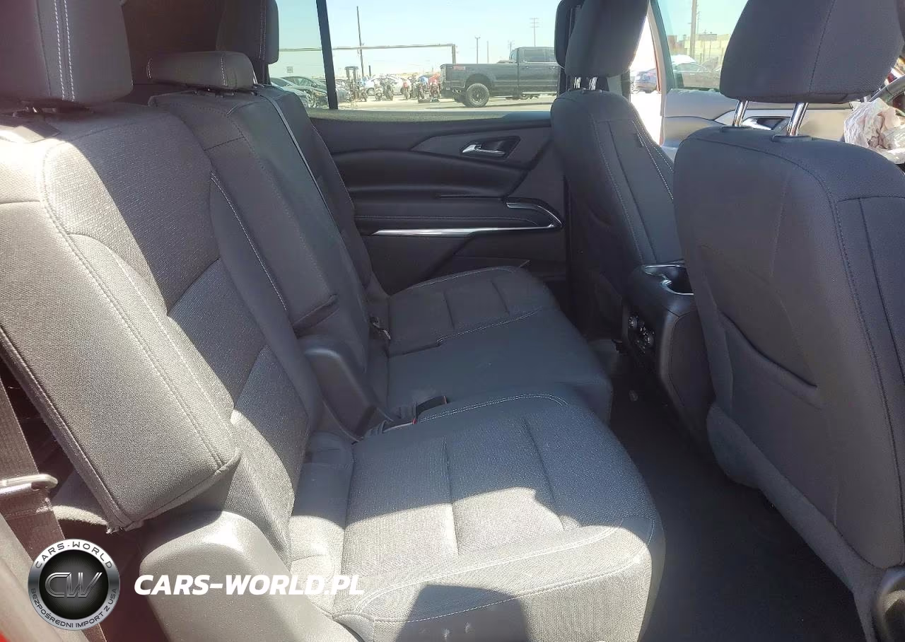 2025 Chevrolet Traverse Lt VIN:1GNERGRS6SJ199956 - 10