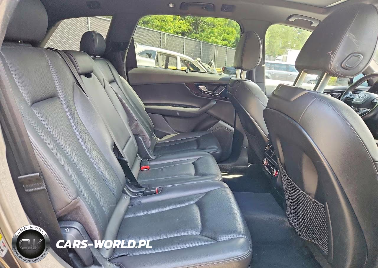 2017 Audi Q7 Premium Plus VIN:WA1LAAF77HD013766 - 11