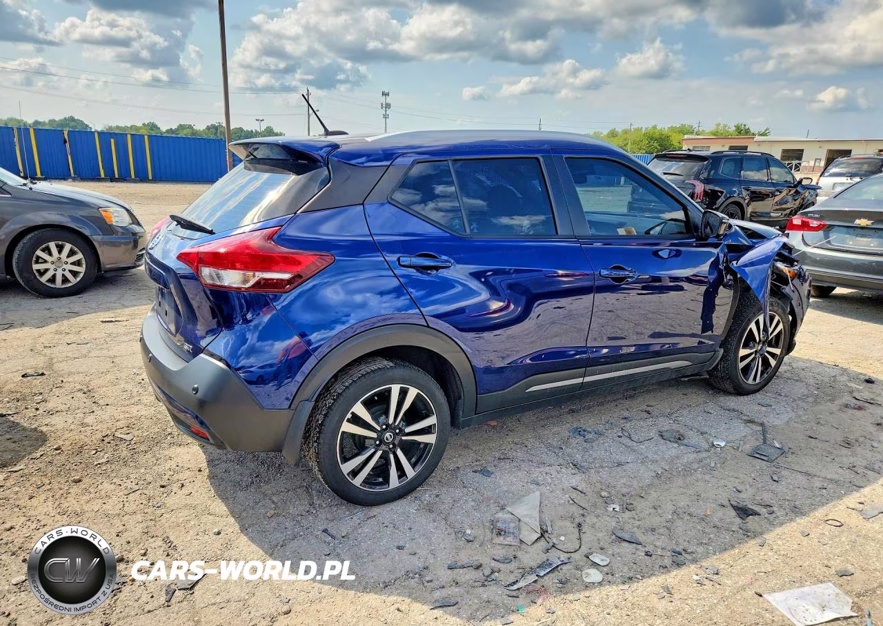 2020 Nissan Kicks Sr VIN:3N1CP5DV2LL552945 - 3