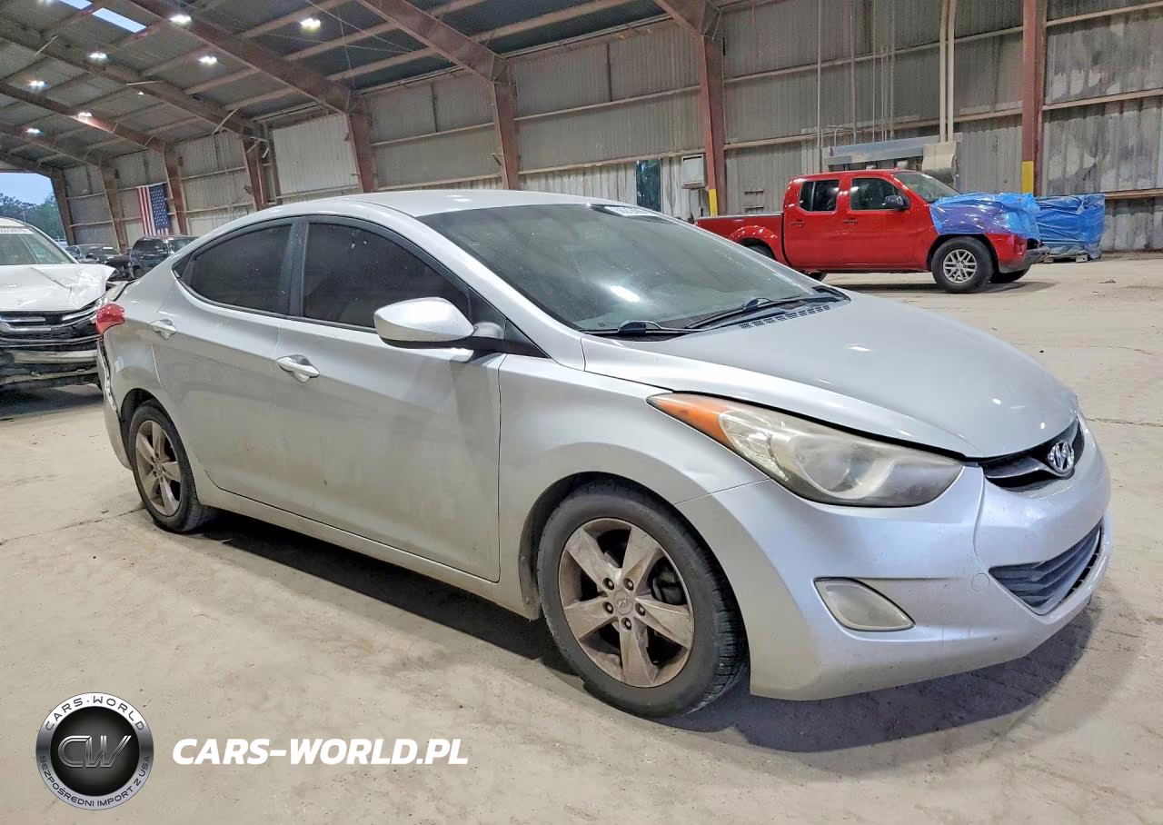 2013 Hyundai Elantra Gls VIN:5NPDH4AE3DH453145 - 4