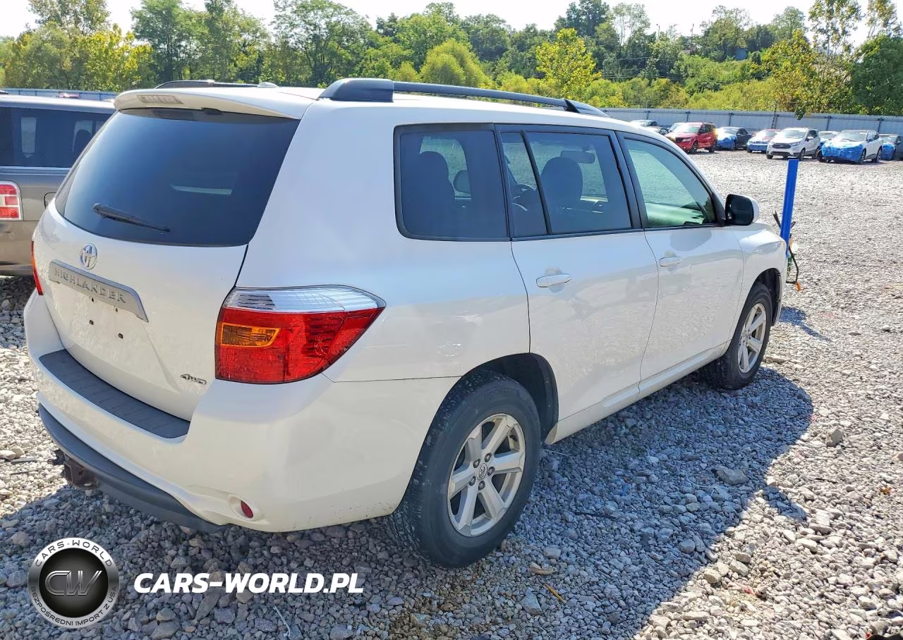 2010 Toyota Highlander Base VIN:5TDBK3EH2AS028948 - 3