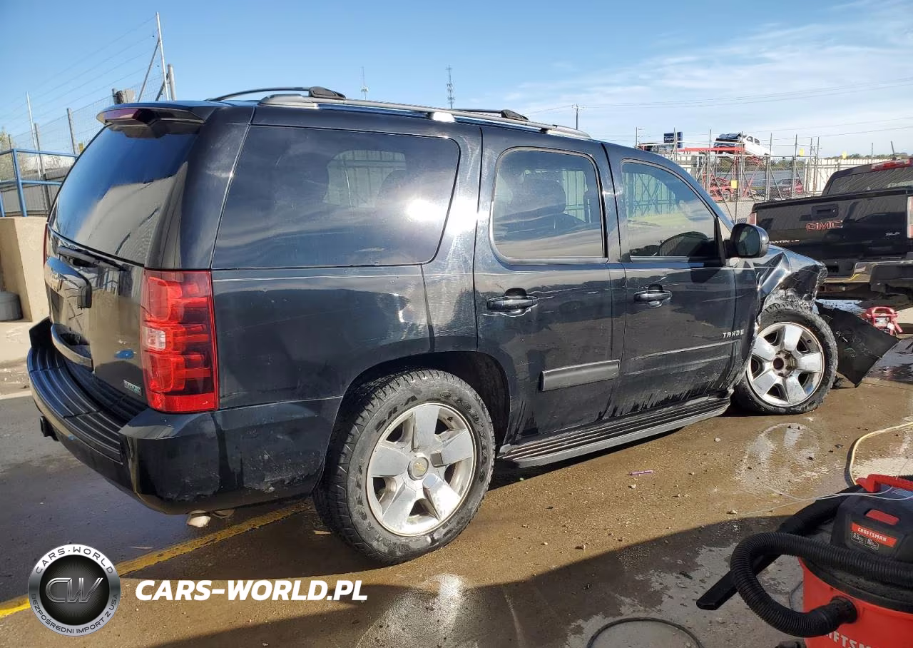 2011 Chevrolet Tahoe C1500 Ls VIN:1GNSCAE05BR122468 - 3