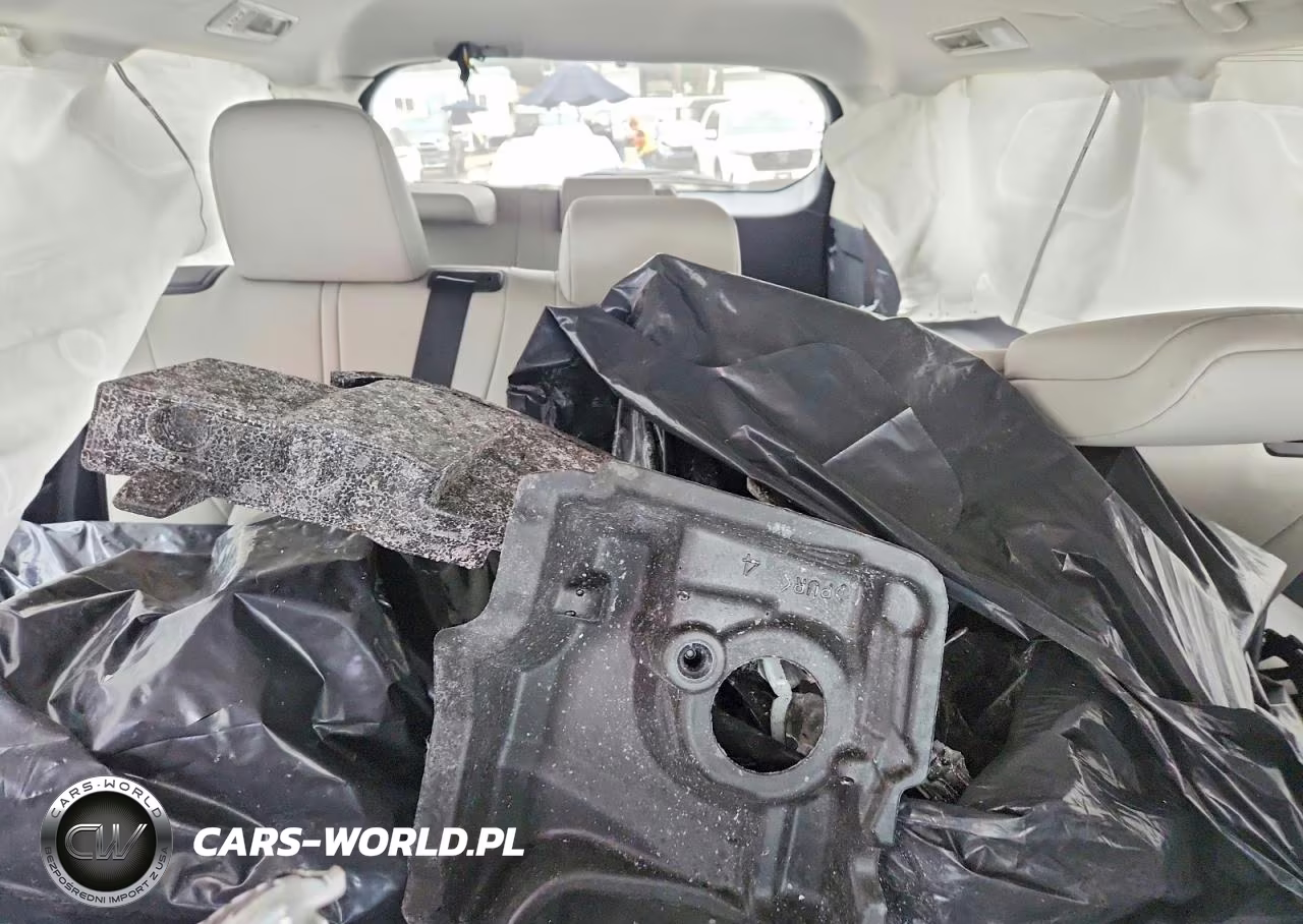2026 Toyota Grand Highlander Hybrid Xle VIN:5TDACAB57TS102469 - 10
