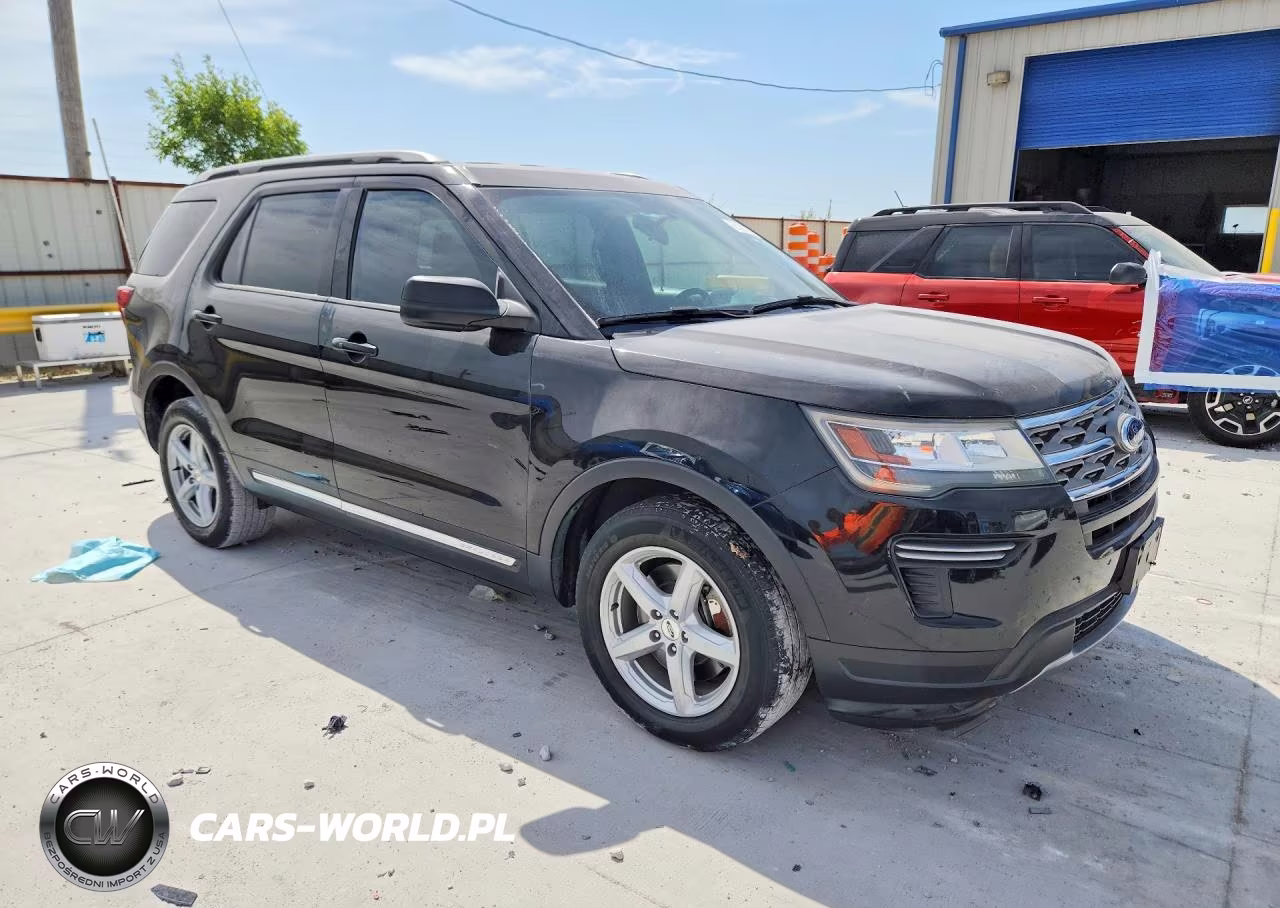 2018 Ford Explorer Xlt VIN:1FM5K7D8XJGA53754 - 4