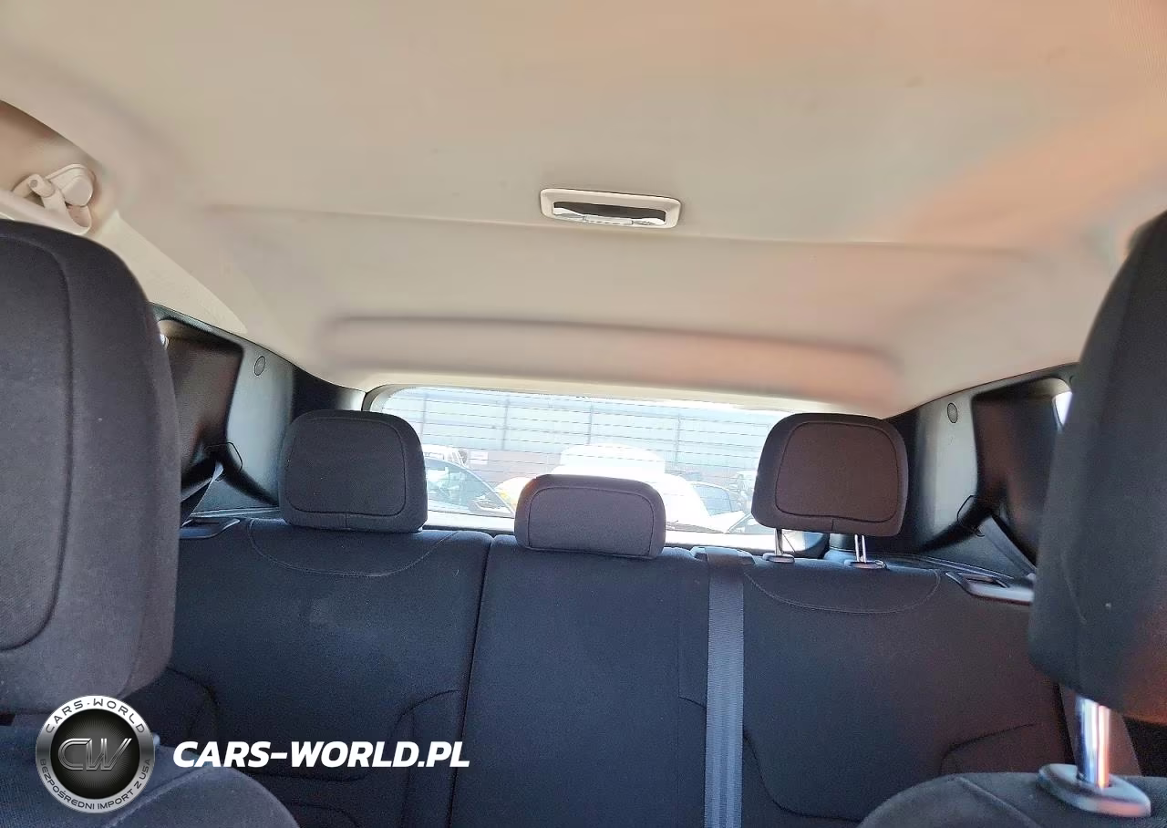 2018 Jeep Renegade Latitude VIN:ZACCJBBB5JPH00807 - 10
