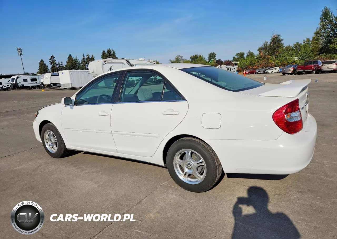 2004 Toyota Camry Le VIN:JTDBE32K240264269 - 2