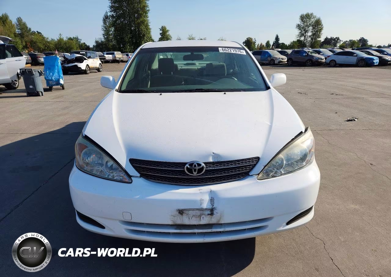 2004 Toyota Camry Le VIN:JTDBE32K240264269 - 5