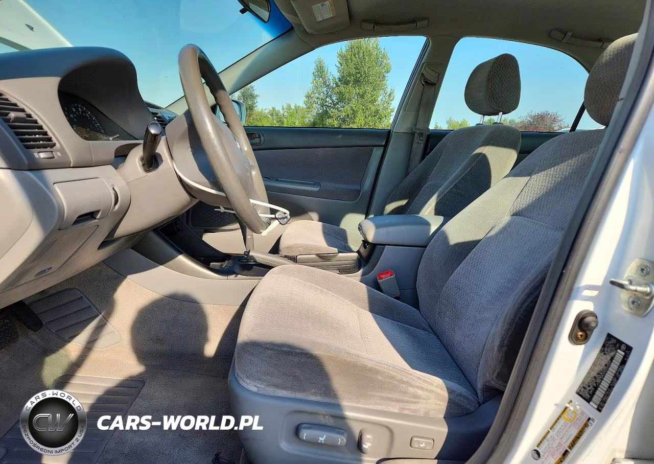 2004 Toyota Camry Le VIN:JTDBE32K240264269 - 7