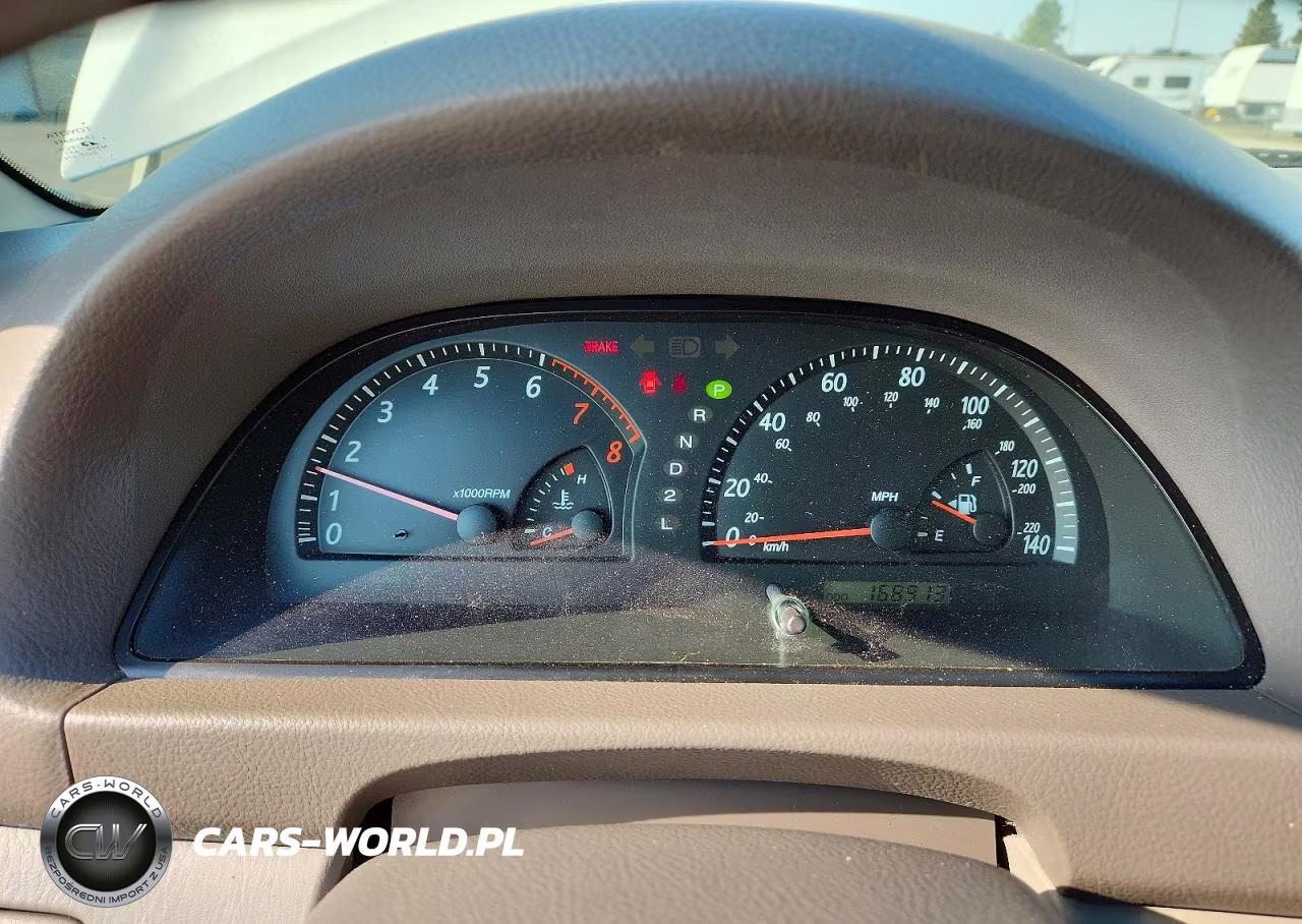 2004 Toyota Camry Le VIN:JTDBE32K240264269 - 9