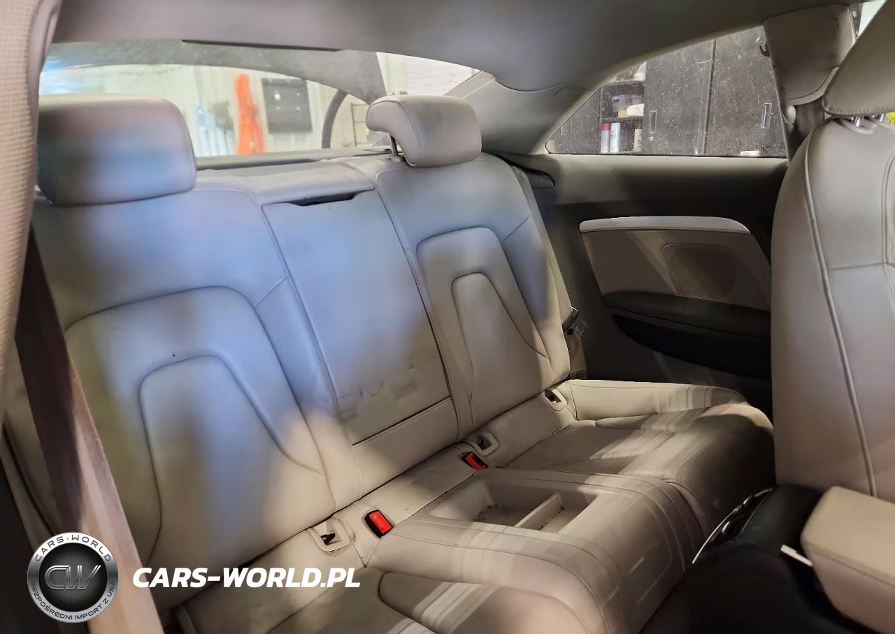 2011 Audi A5 Premium Plus VIN:WAULFAFR7BA086375 - 10