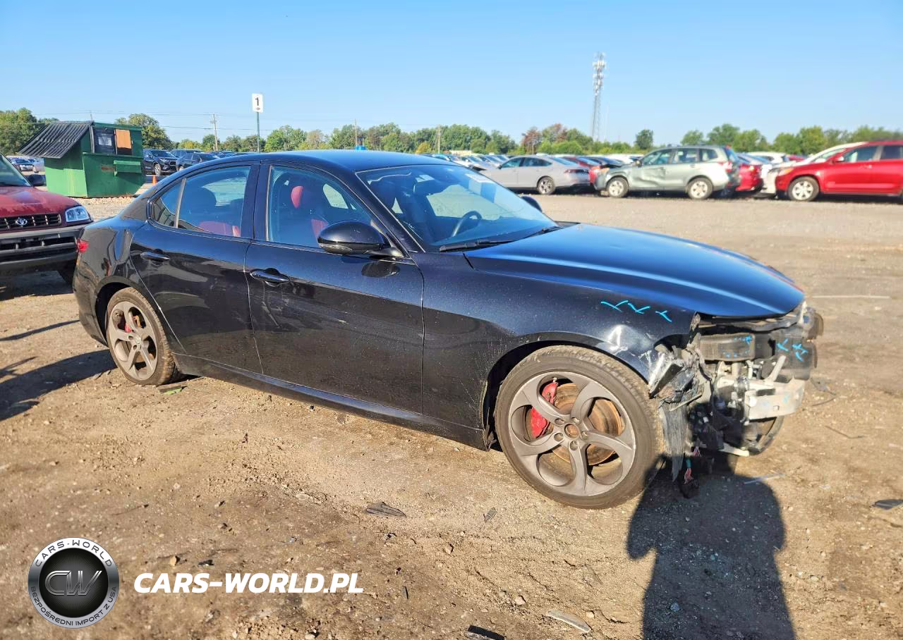 2017 Alfa Romeo Giulia VIN:ZARFAEBN9H7532191 - 4