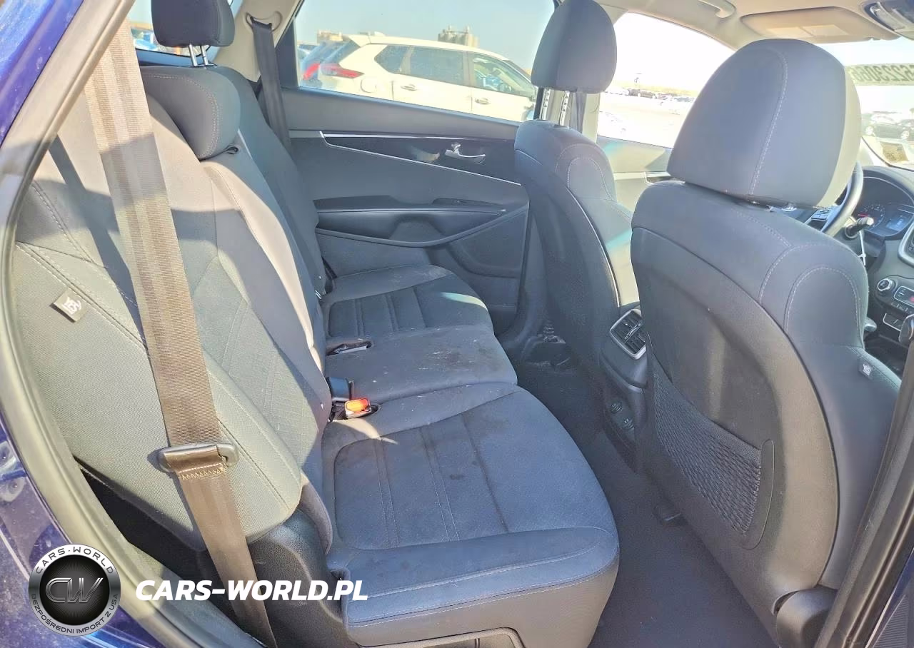 2019 Kia Sorento Lx VIN:5XYPG4A33KG532561 - 11