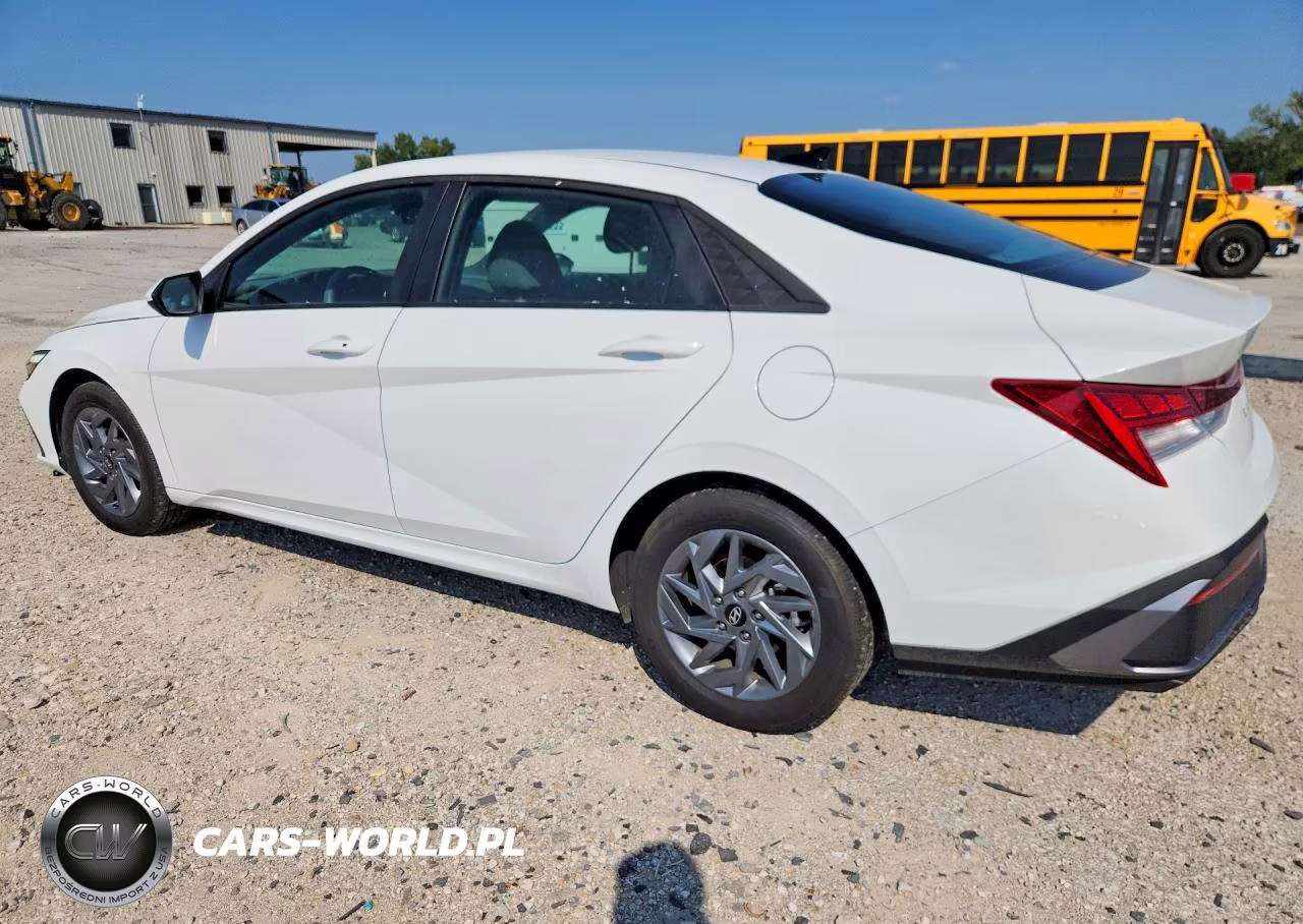 2026 Hyundai Elantra Hybrid Blue VIN:KMHLM4DJ3TU190798 - 2