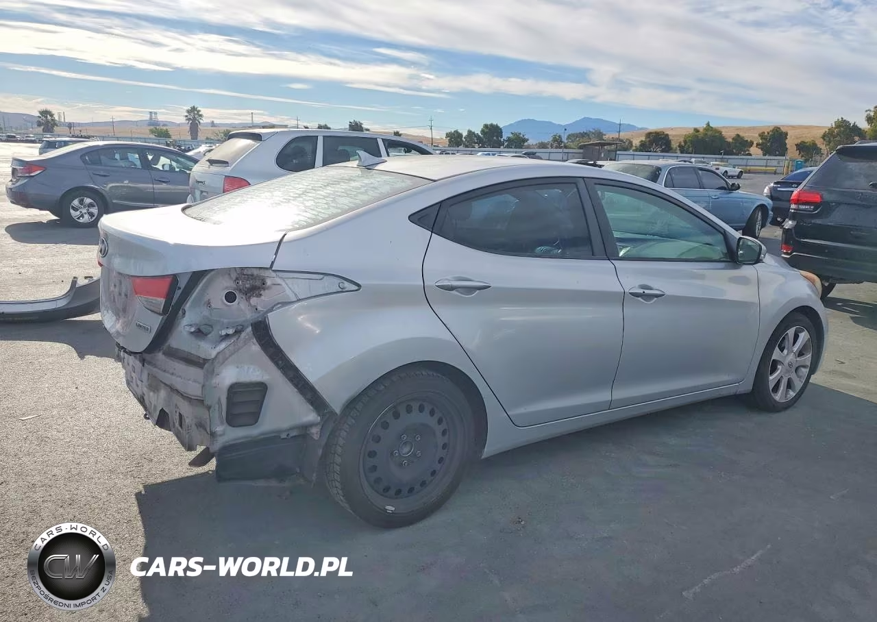 2013 Hyundai Elantra Limited VIN:KMHDH4AE4DU919571 - 3