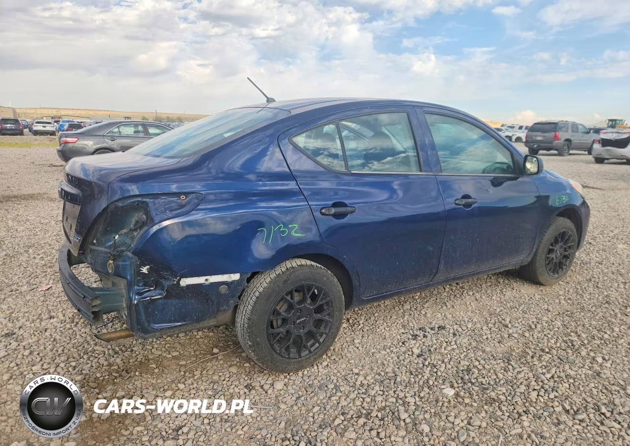 2014 Nissan Versa 1.6 S VIN:3N1CN7AP2EL809483 - 3
