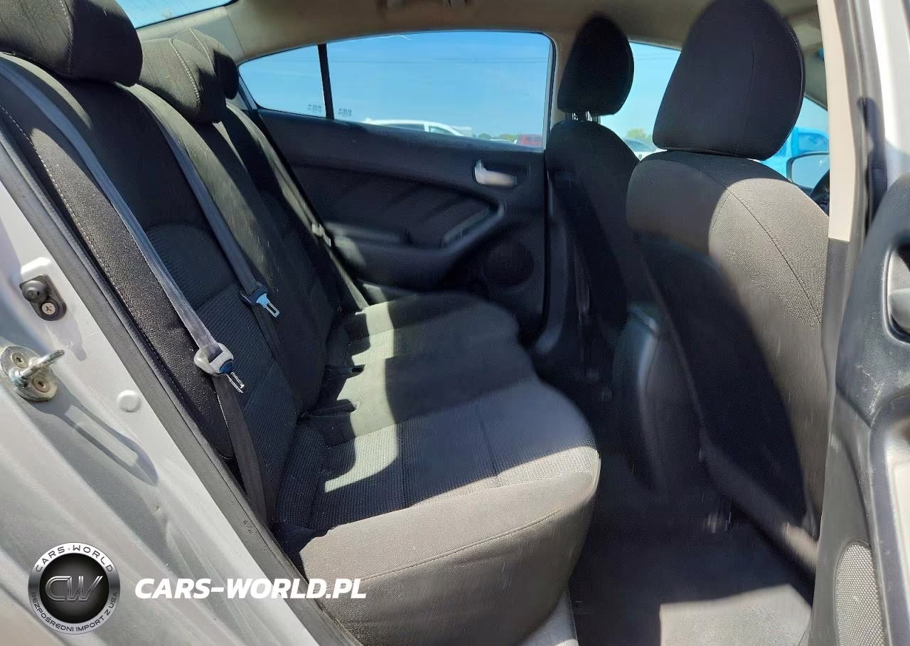2018 Kia Forte Lx VIN:3KPFK4A70JE222893 - 10