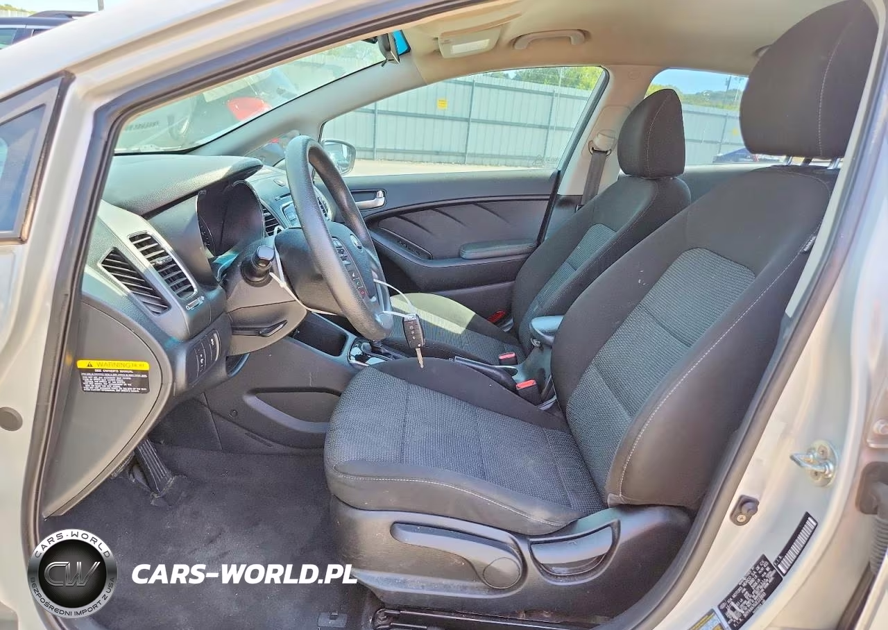 2018 Kia Forte Lx VIN:3KPFK4A70JE222893 - 7