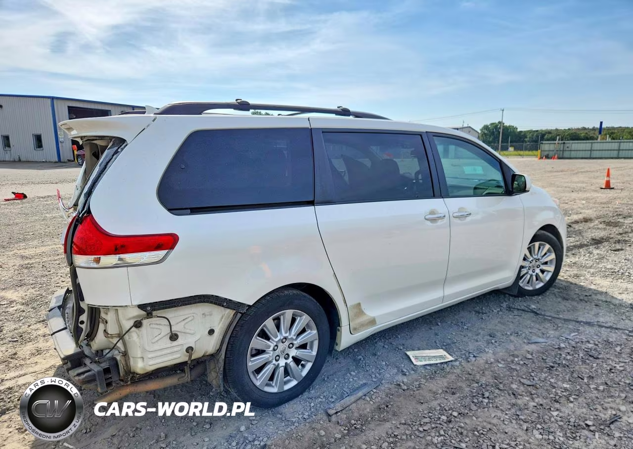 2011 Toyota Sienna Limited 7-Passenger VIN:5TDYK3DC0BS078118 - 3