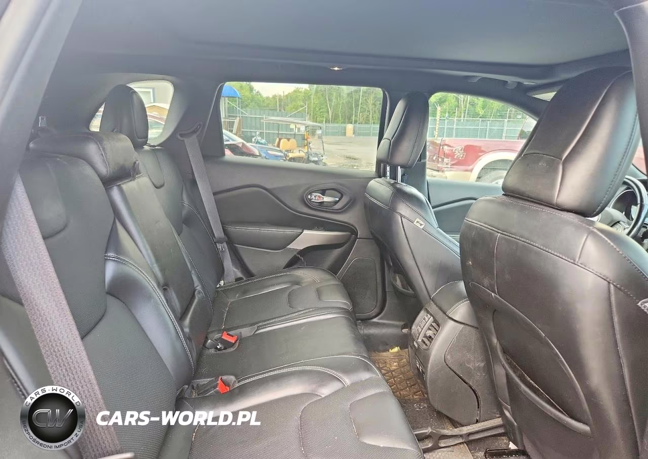 2021 Jeep Cherokee Latitude Lux VIN:1C4PJMMX2MD194040 - 11