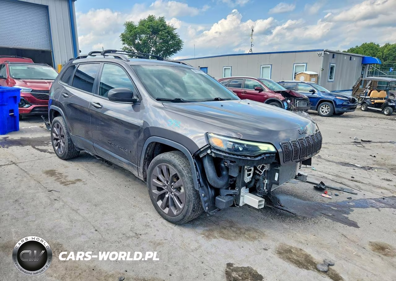 2021 Jeep Cherokee Latitude Lux VIN:1C4PJMMX2MD194040 - 4