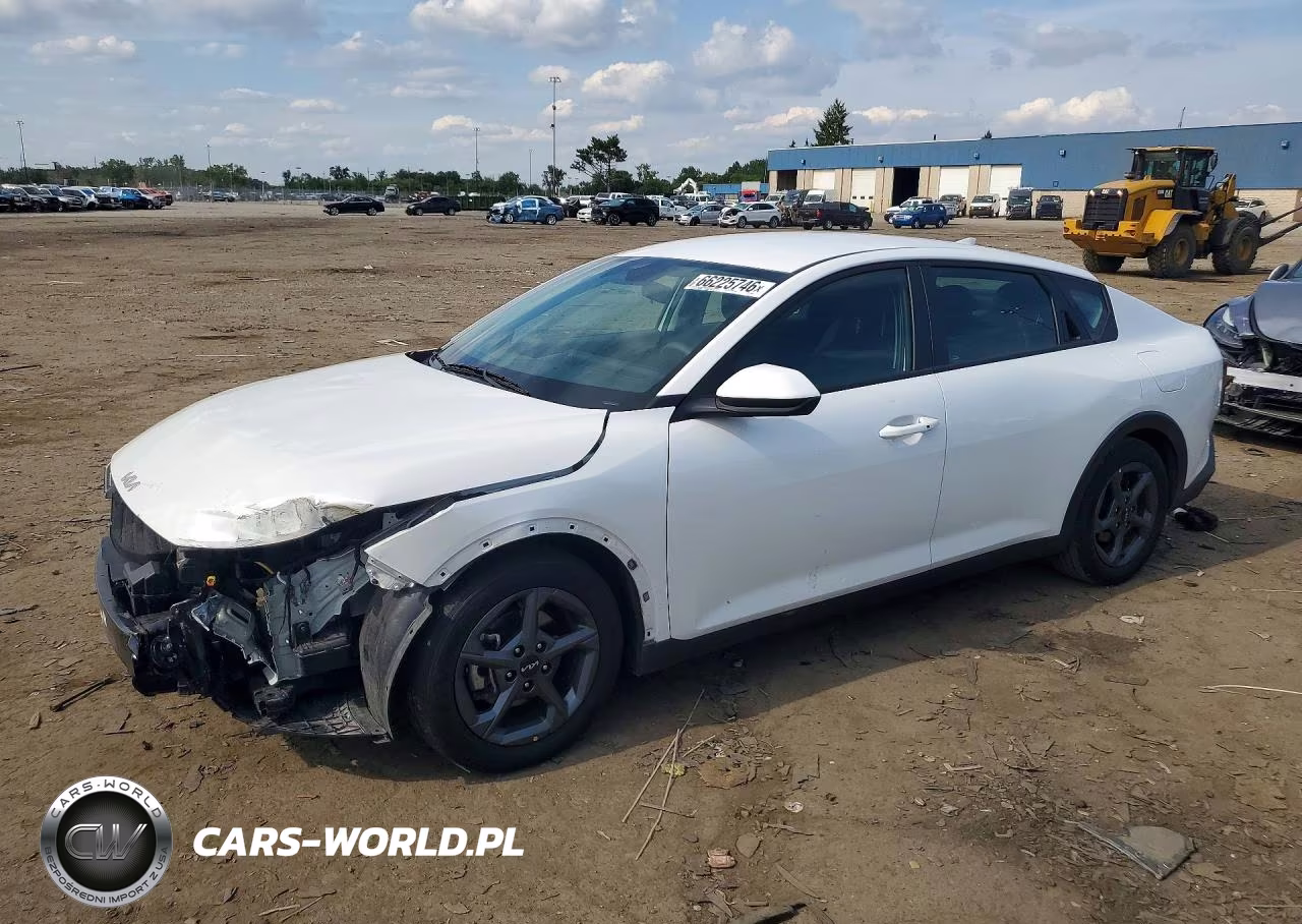 2025 Kia K4 Lxs VIN:3KPFT4DE0SE104657 - 1