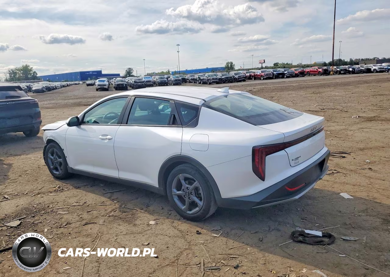 2025 Kia K4 Lxs VIN:3KPFT4DE0SE104657 - 2