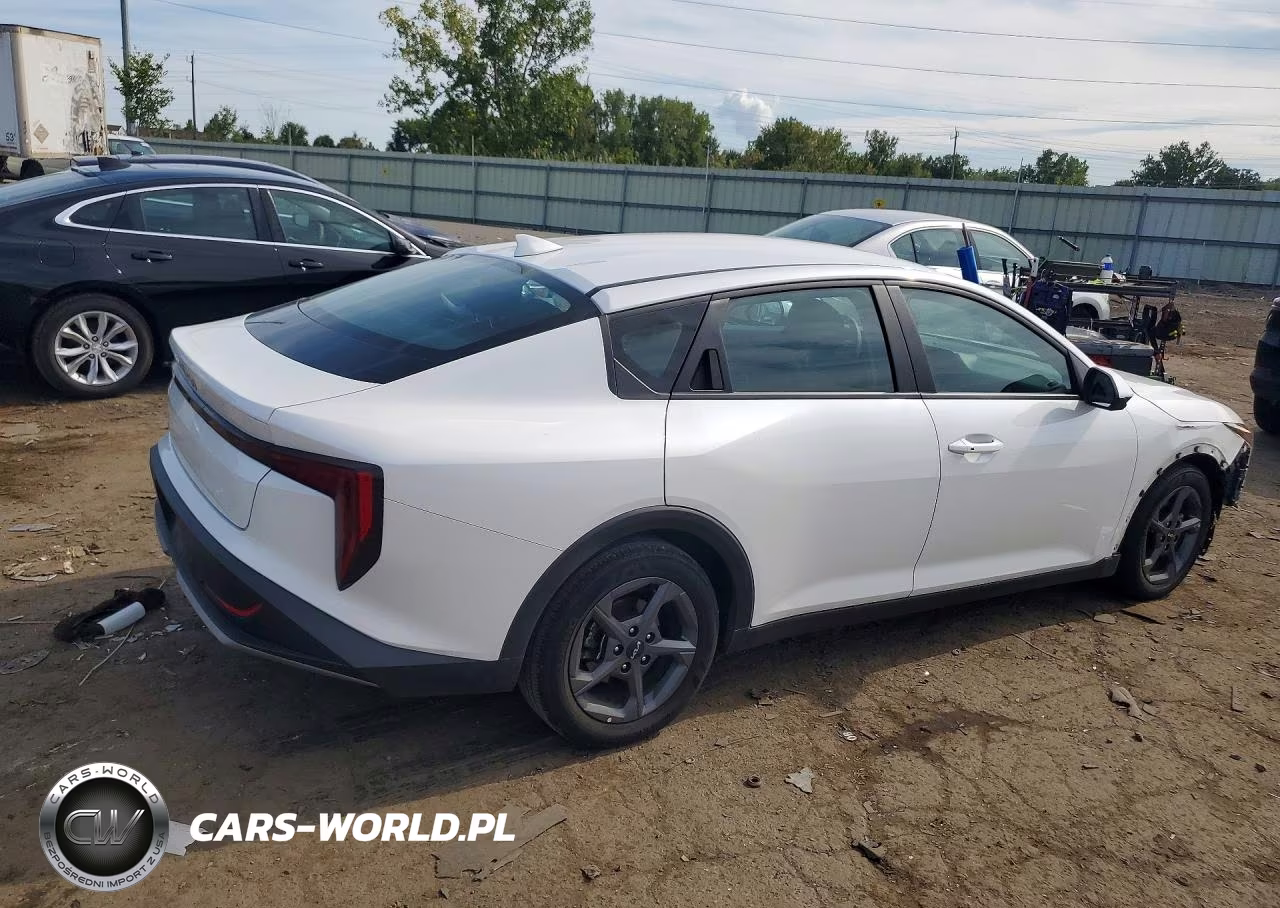 2025 Kia K4 Lxs VIN:3KPFT4DE0SE104657 - 3