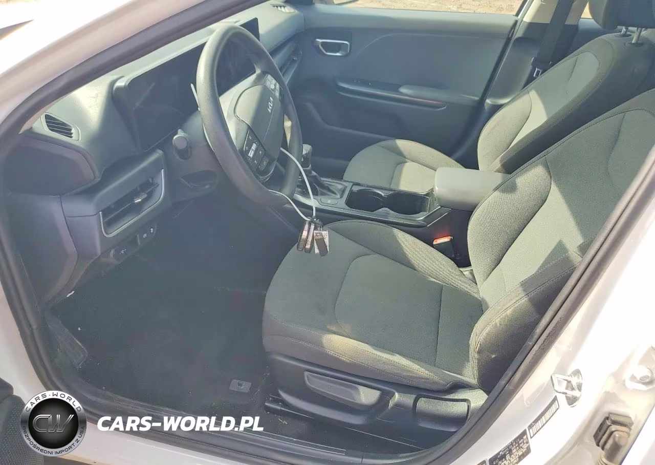 2025 Kia K4 Lxs VIN:3KPFT4DE0SE104657 - 7
