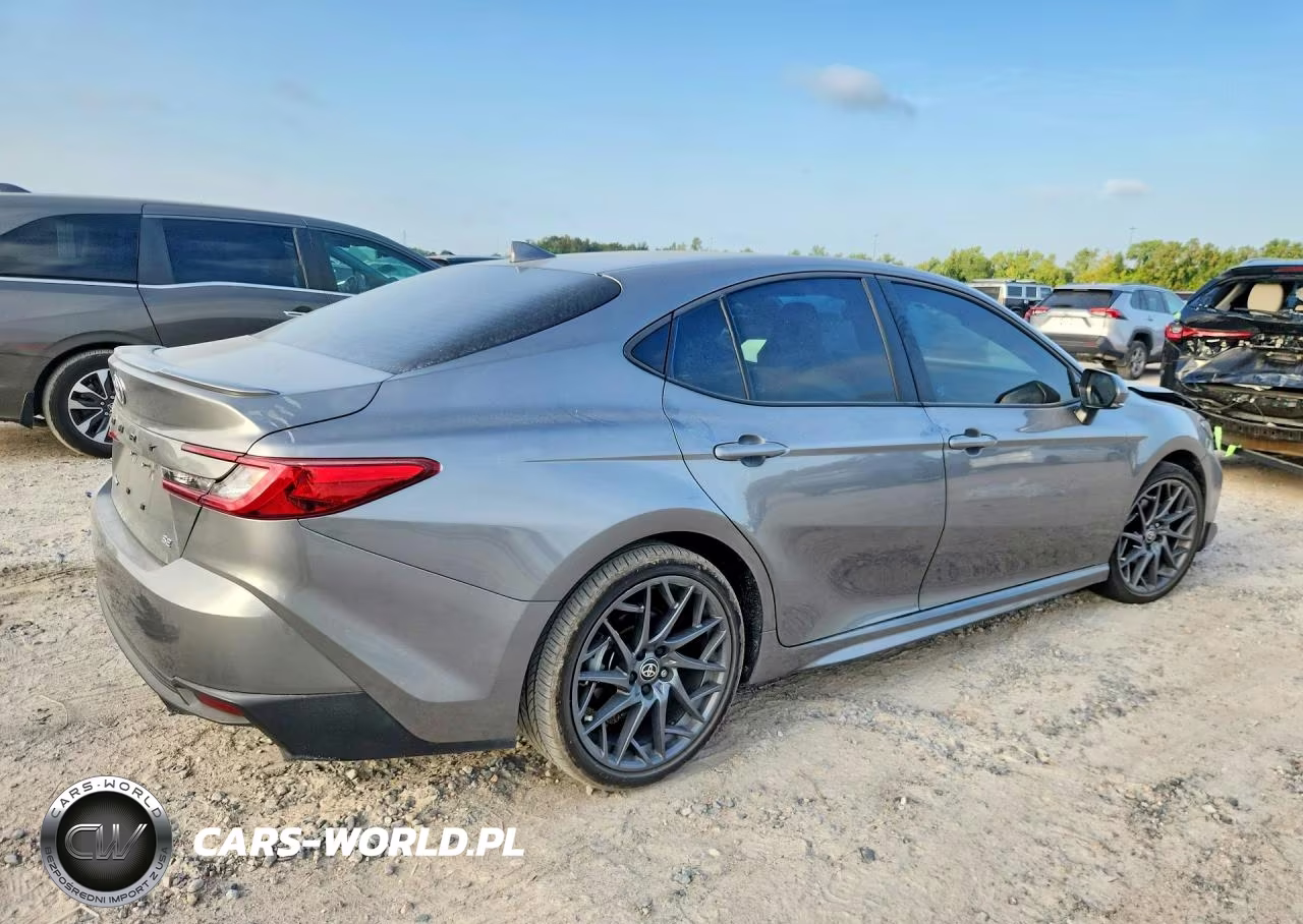 2026 Toyota Camry Se VIN:4T1DAACK7TU697869 - 3