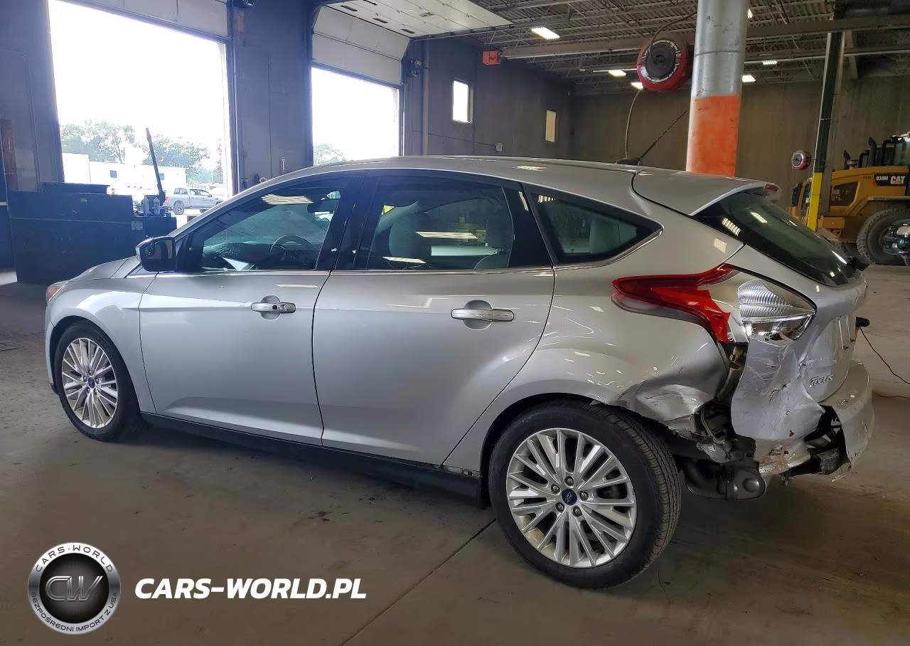 2016 Ford Focus Titanium VIN:1FADP3N20GL307465 - 2