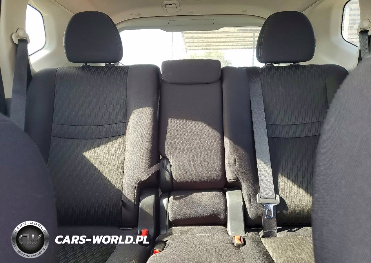 2019 Nissan Rogue S VIN:5N1AT2MT1KC842435 - 10
