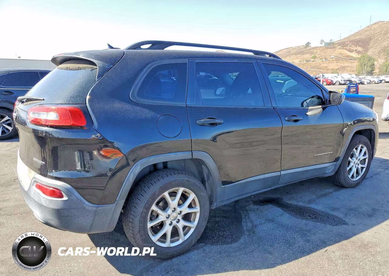 2015 Jeep Cherokee Sport VIN:1C4PJLAB3FW663162 - 3
